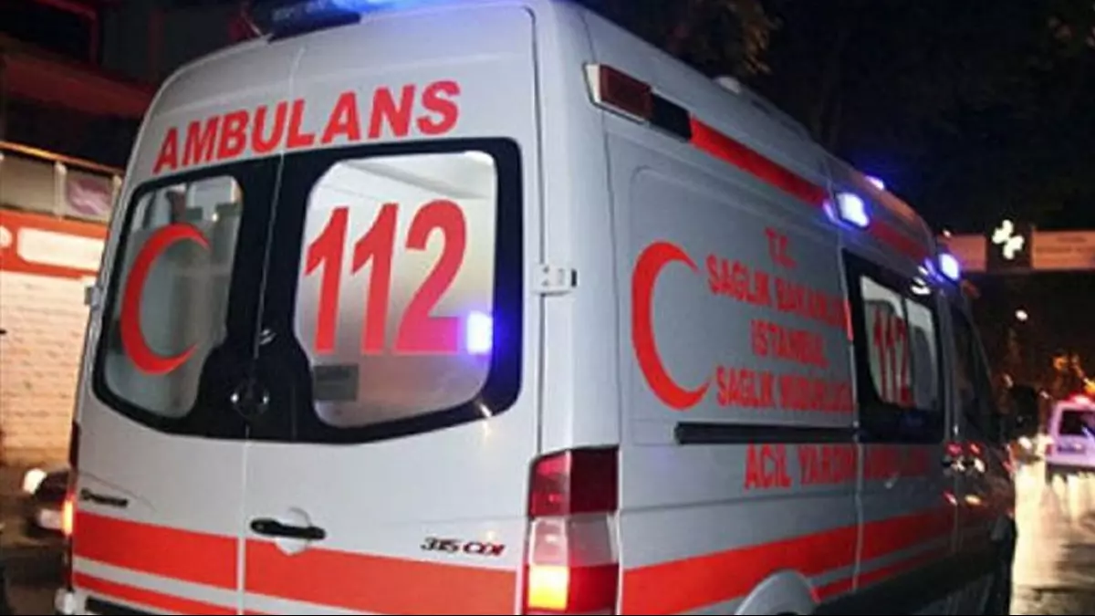 Engelli vatandaş metrobüs yoluna düştü facia kaçınılmaz oldu