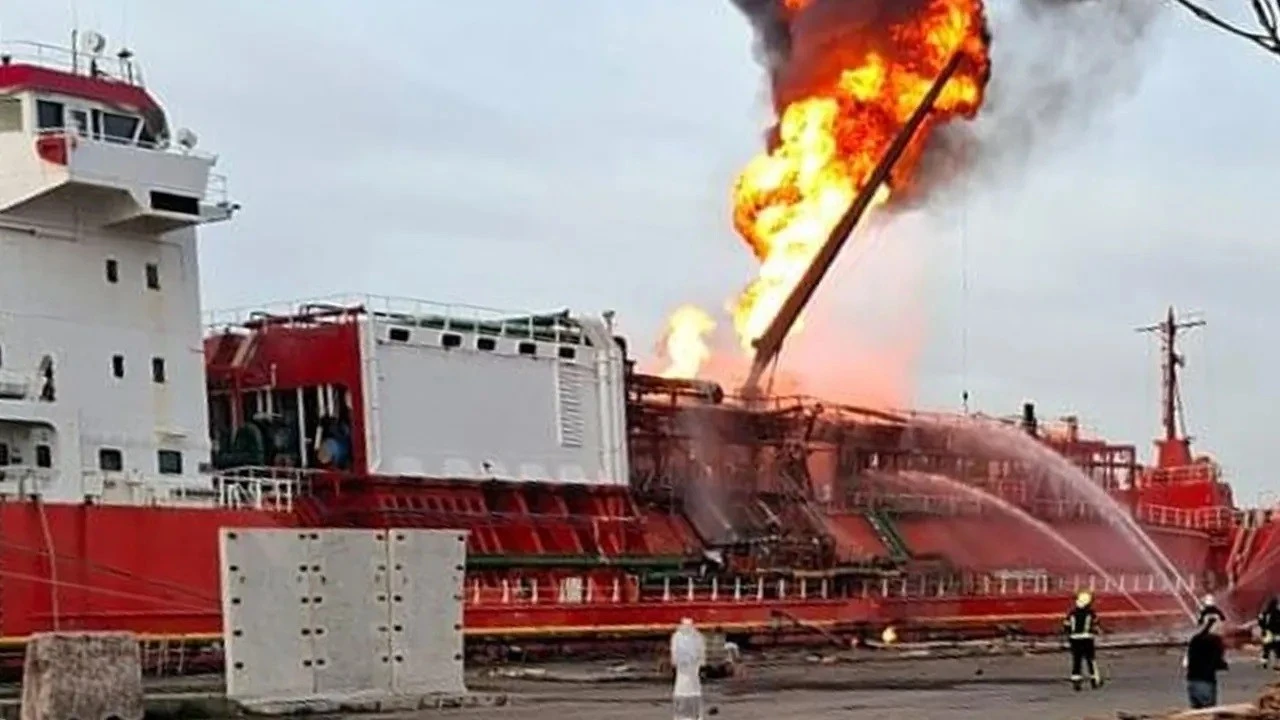 LPG gemisi Ukrayna'da vuruldu!