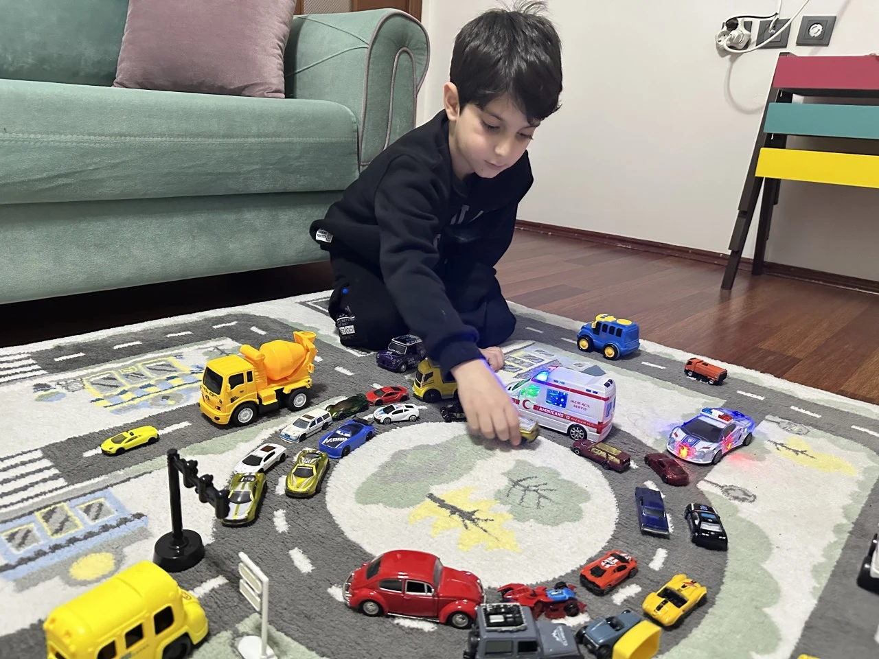 6 yaşındaki &ccedil;ocuktan ambulans duyarlılığı