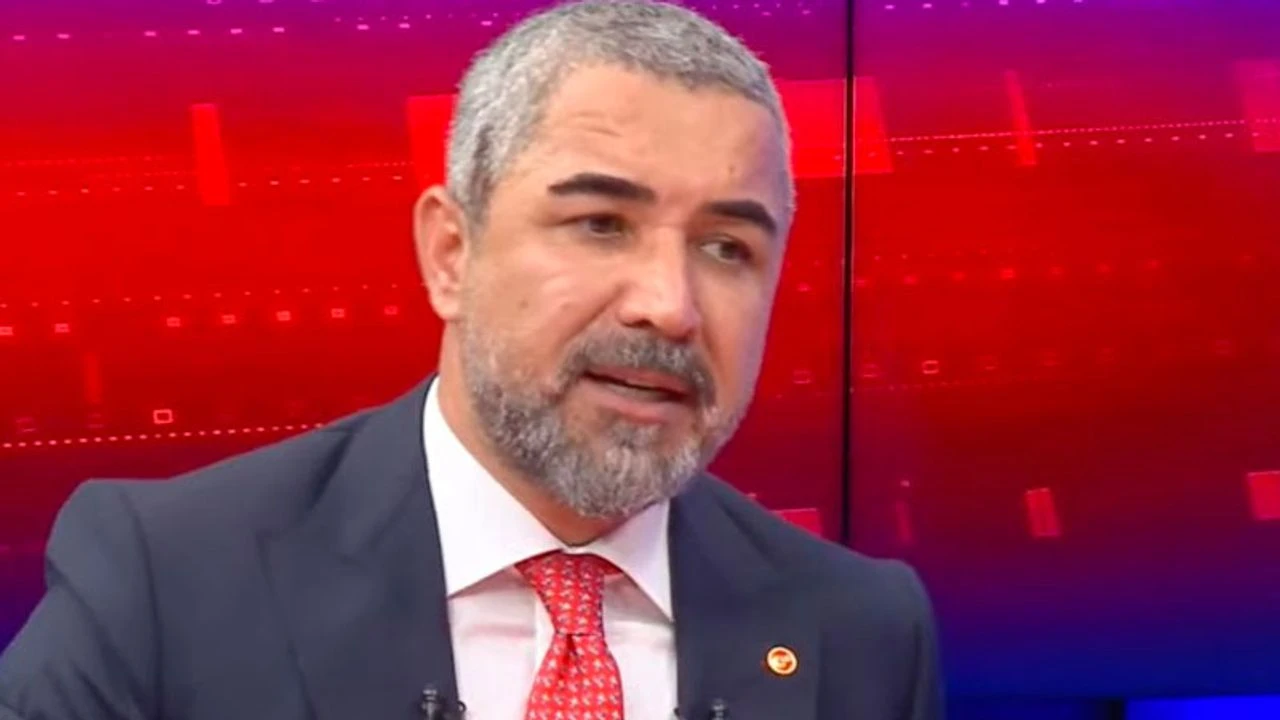 Veyis Ateş&rsquo;in evindeki parti g&uuml;ndemi sarstı: O fotoğraftaki isimler kim?