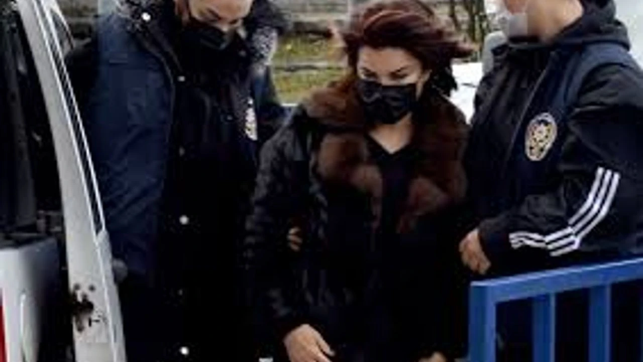 Gazeteci Sedef Kabaş g&ouml;zaltına alındı