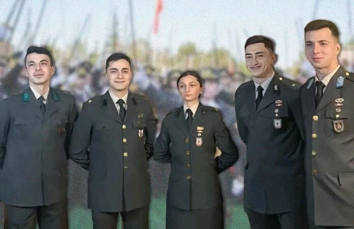 İhra&ccedil; Teğmenlerle &lsquo;Fotoğraf&rsquo; Krizi