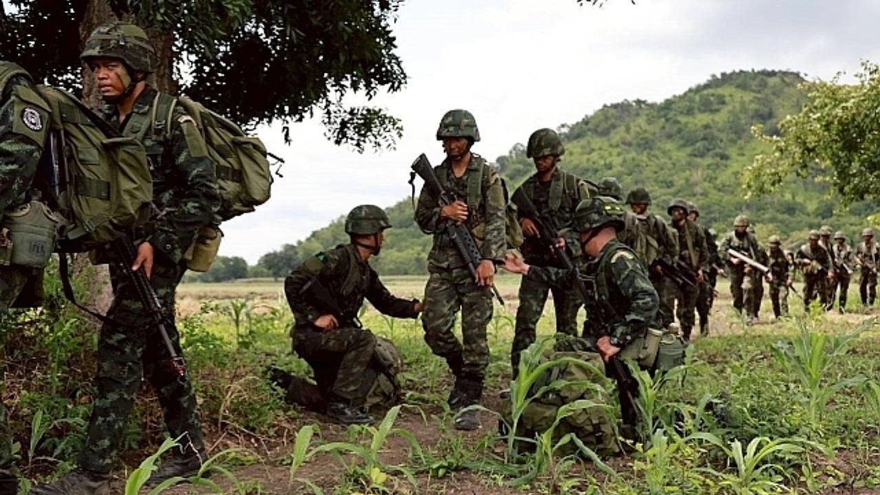 Tayland ve Kambo&ccedil;ya Sınırında &Ccedil;atışma
