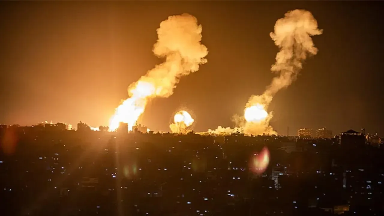 İsrail L&uuml;bnan'a hava saldırısı d&uuml;zenledi