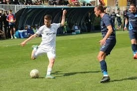 Silahlı saldırıya uğrayan futbolcudan acı haber