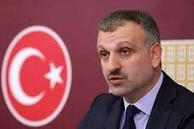 &Ouml;zg&uuml;r &Ouml;zel&rsquo;in s&ouml;zlerine Saral&rsquo;dan dikkat &ccedil;eken yanıt