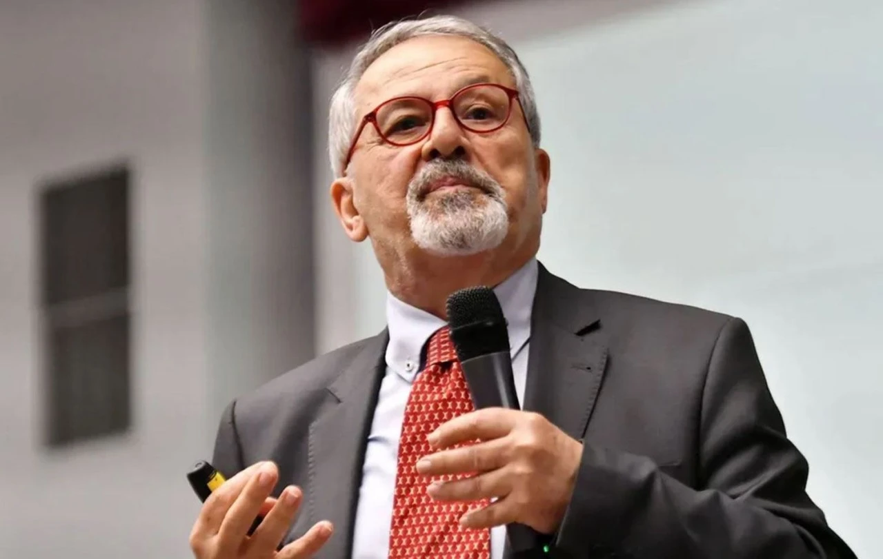 Naci G&ouml;r&uuml;r&rsquo;den Ankara İ&ccedil;in Endişelendiren Fay Uyarısı