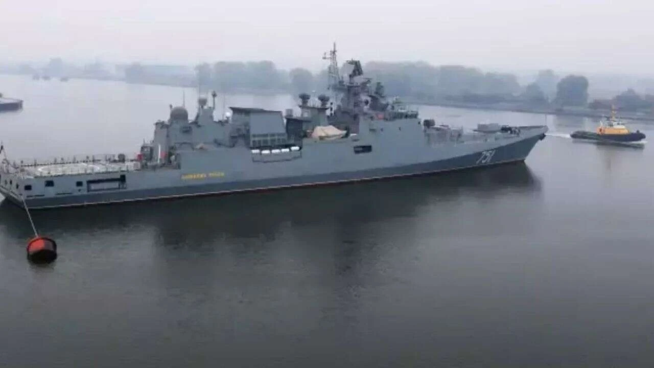 Rus savaş gemileri vuruldu