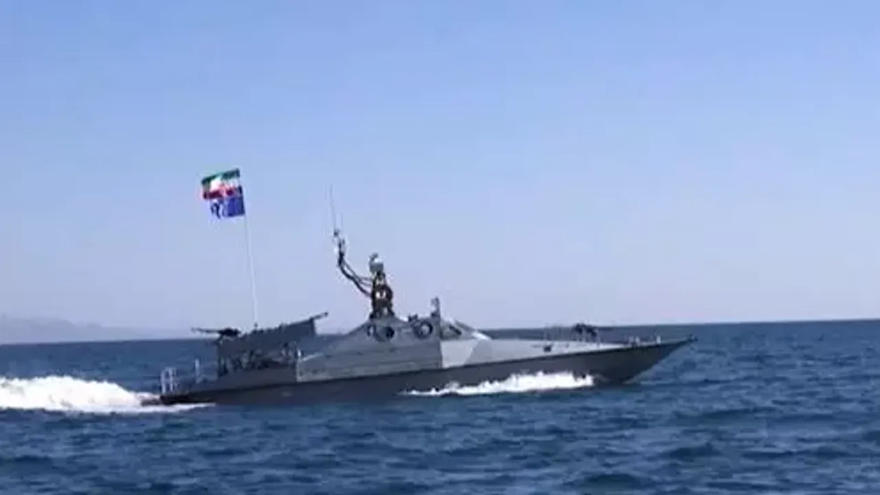 H&uuml;rm&uuml;z Boğazı&rsquo;nda kritik gerilim: İran&rsquo;dan misilleme sinyali, gemiler hedef alındı