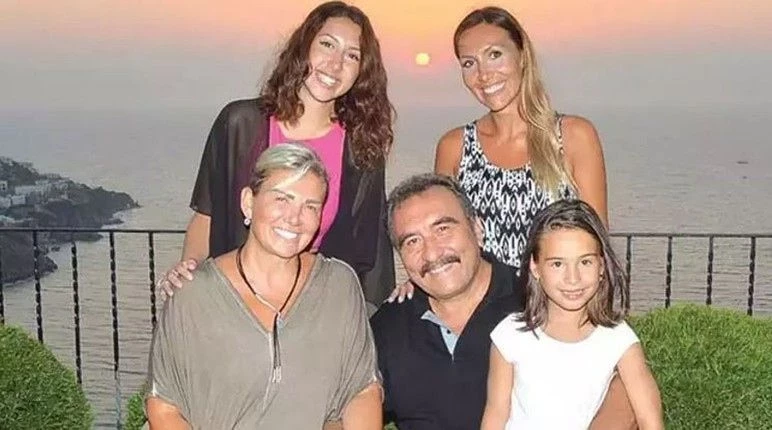 &Uuml;nl&uuml; sanat&ccedil;ıdan tartışma yaratan miras a&ccedil;ıklaması