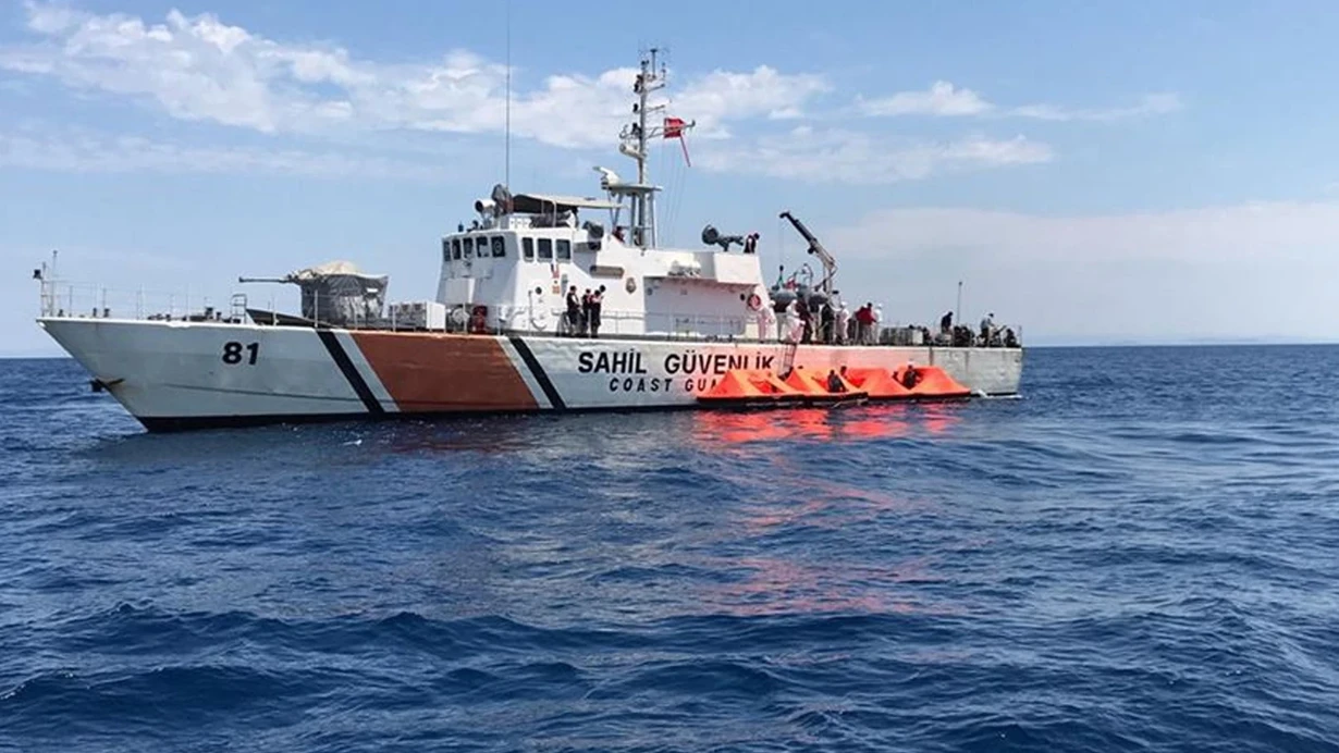 Karadeniz'de T&uuml;rk balık&ccedil;ı teknesine saldırı: 1 kişi yaşamını yitirdi