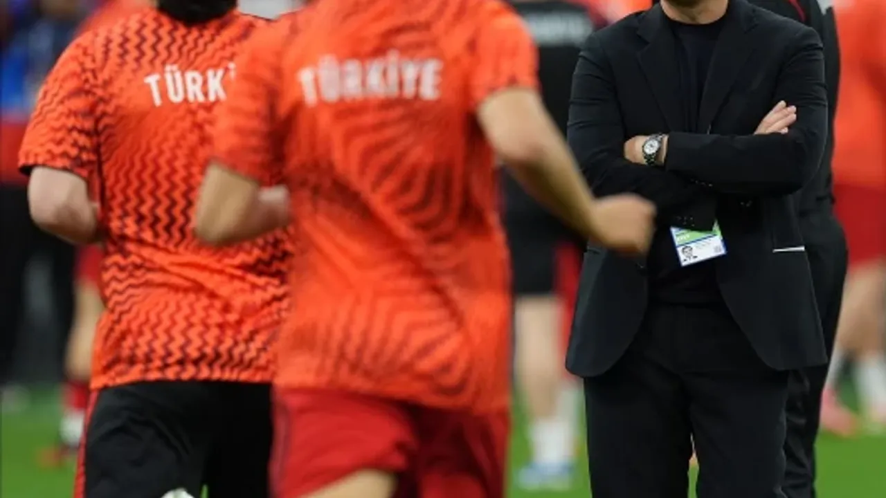 Montella'nın yerine gelen ismi a&ccedil;ıkladı