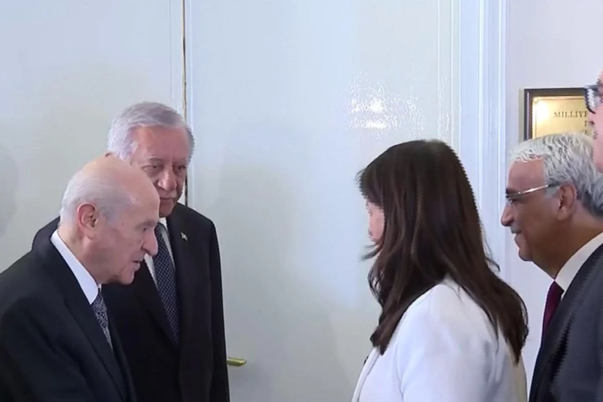 DEM Parti'den MHP lideri Devlet Bah&ccedil;eli'ye ziyaret