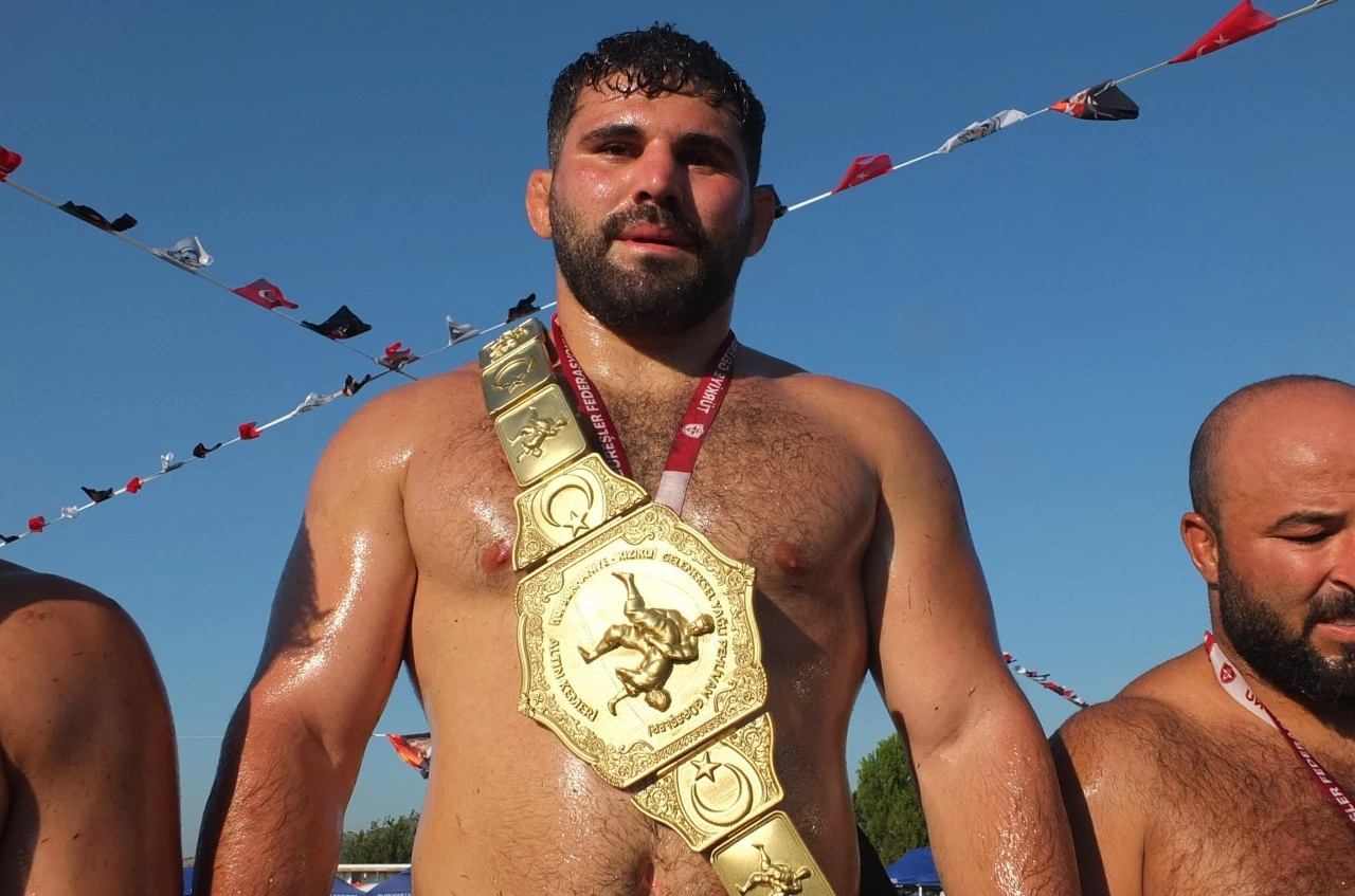 Başpehlivanlık kupası Burhaniye'de sahibini buldu