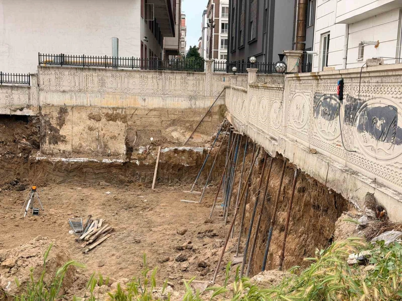 Afyonkarahisar&rsquo;da g&ouml;renleri hayrete d&uuml;ş&uuml;ren g&uuml;venlik &ouml;nlemi