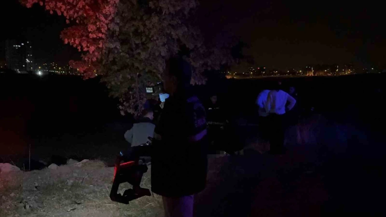 Ağa&ccedil;ta asılı halde &ouml;l&uuml; bulundu