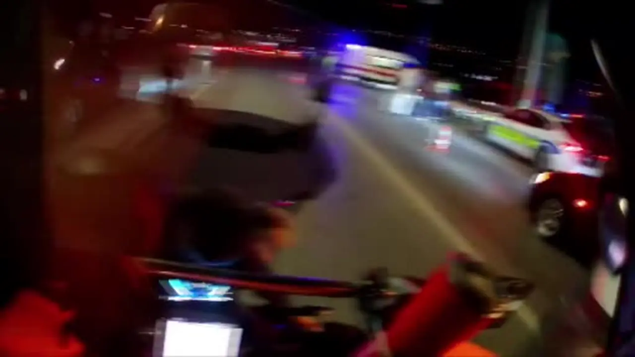 Motosiklet devrildi, sürücü yaralandı