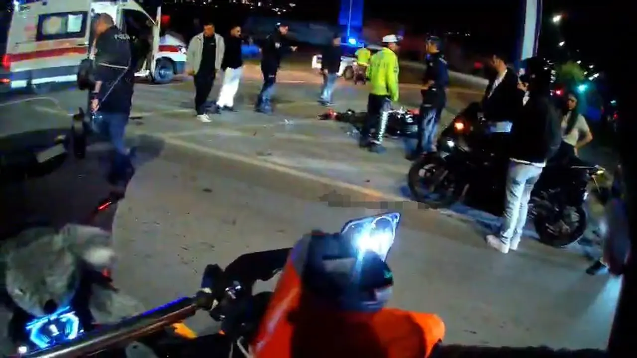 Motosiklet devrildi, sürücü yaralandı