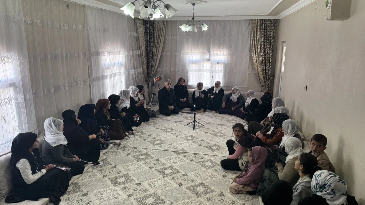 AK Parti heyeti &Ccedil;ınar&rsquo;da Kadınlar G&uuml;n&uuml;n&uuml; kutladı