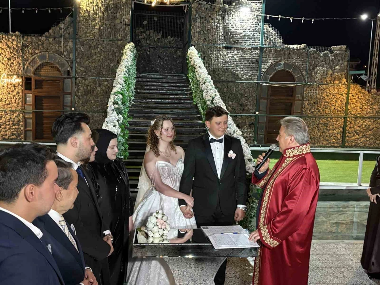 Başeğmez ailesinin mutlu g&uuml;n&uuml;