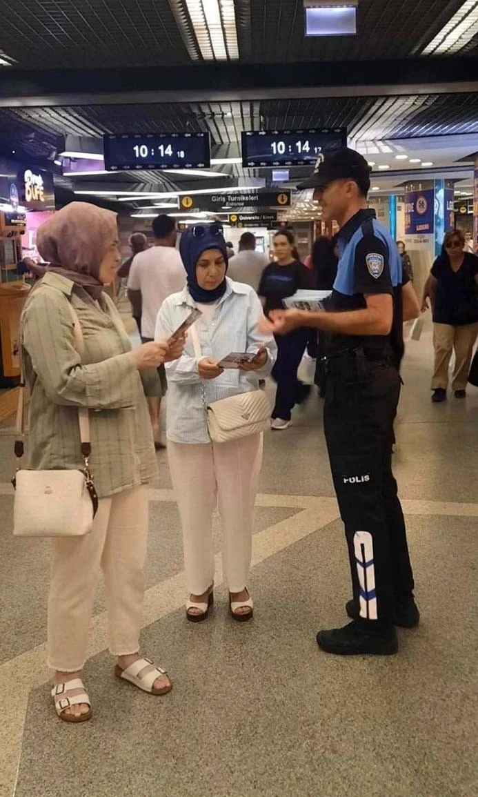 Polis ekiplerinden vatandaşlara g&uuml;venlik bilgilendirmesi