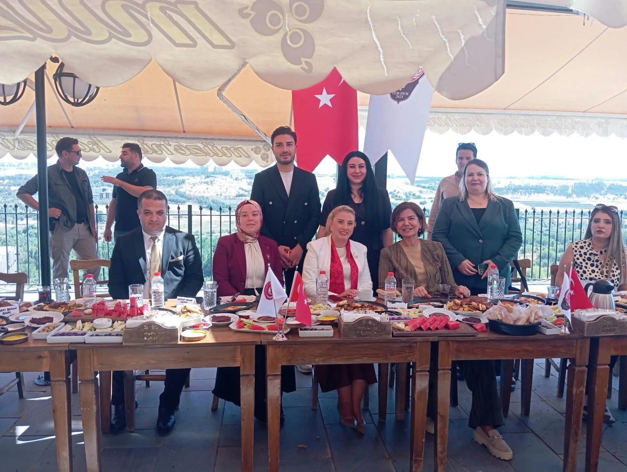 Diyarbakır&rsquo;da anlamlı buluşma: Şehit aileleri ve gaziler aynı sofrada