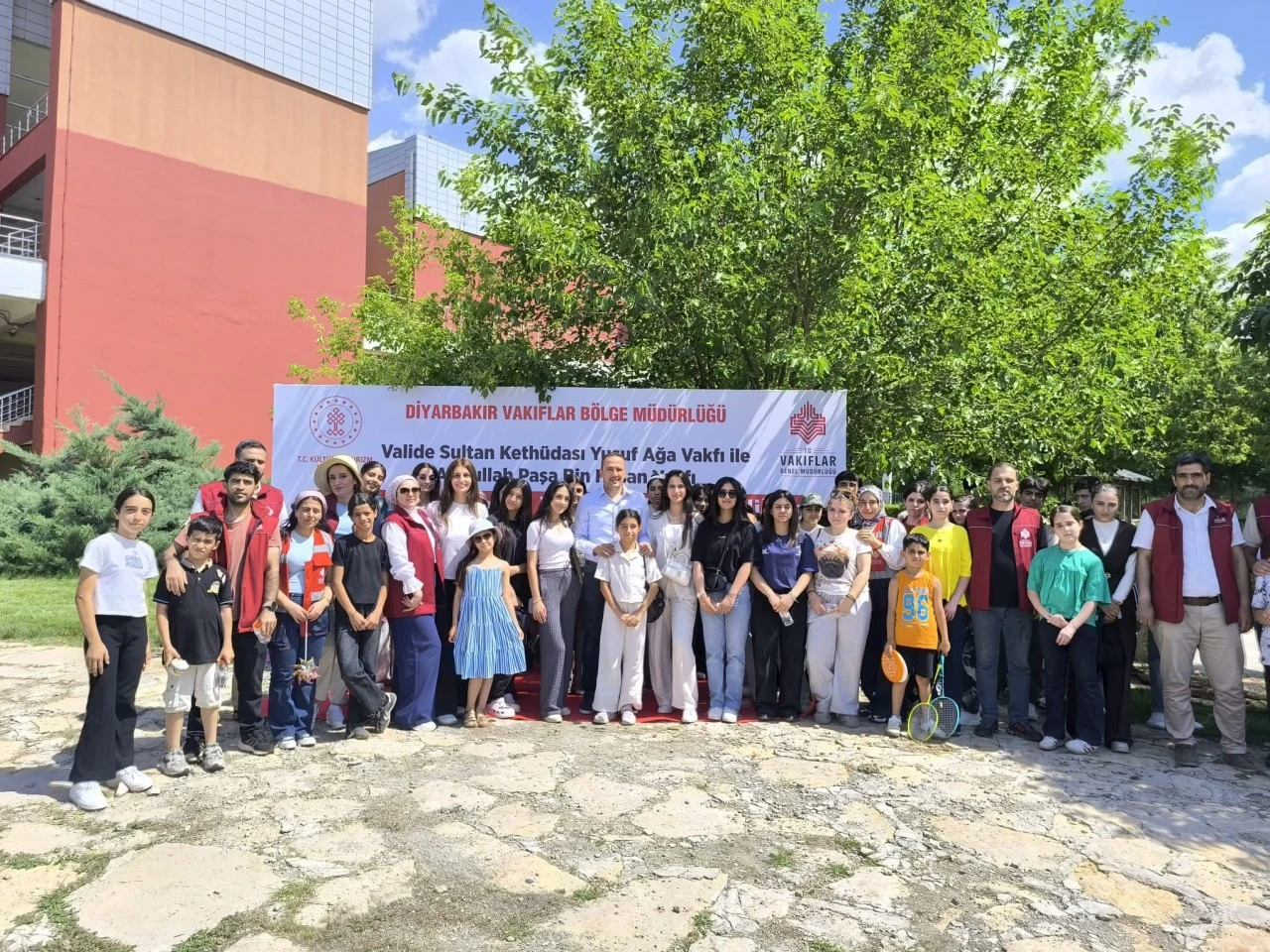 Diyarbakır&rsquo;da Burslu &Ouml;ğrenciler ve Aileleri piknikte Buluştu