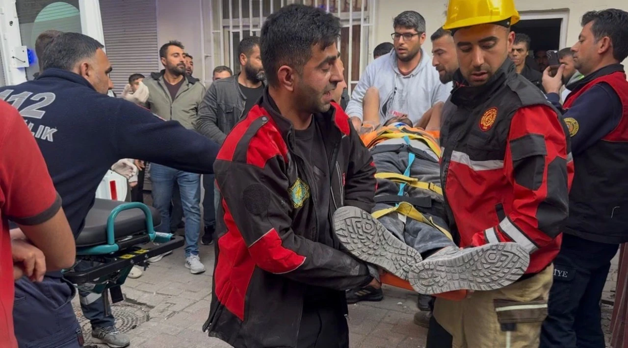 Diyarbakır’da Duvarın Altında Kalan İşçi Ölümden Döndü