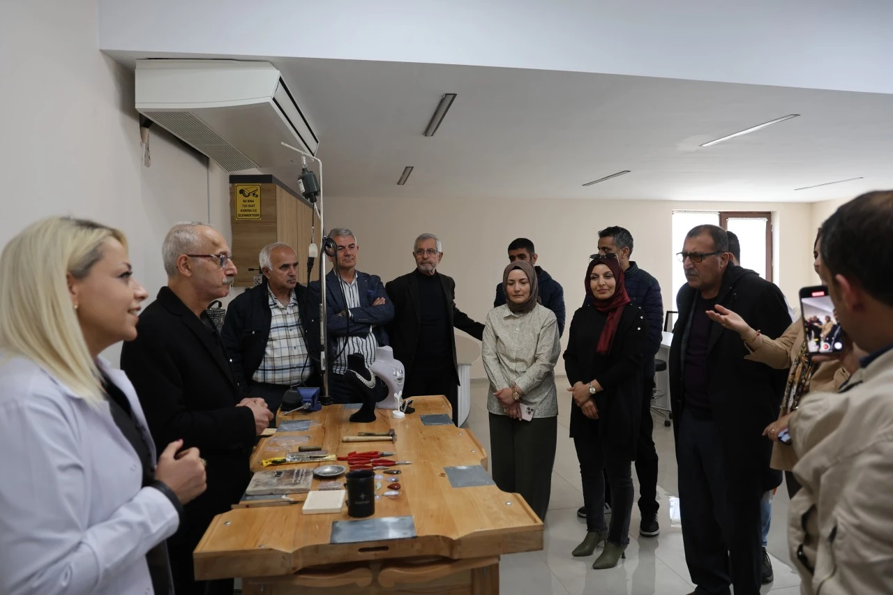 Diyarbakır&rsquo;ın 57 Yıllık Kuyumculuk Hafızası &Ouml;ğretmenlerle Buluştu