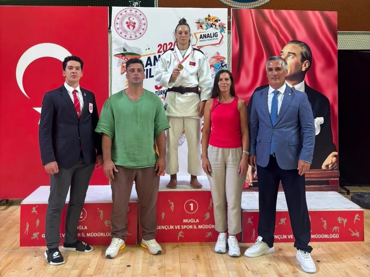 Eskişehirli judocu Tuana Kambur T&uuml;rkiye şampiyonu oldu