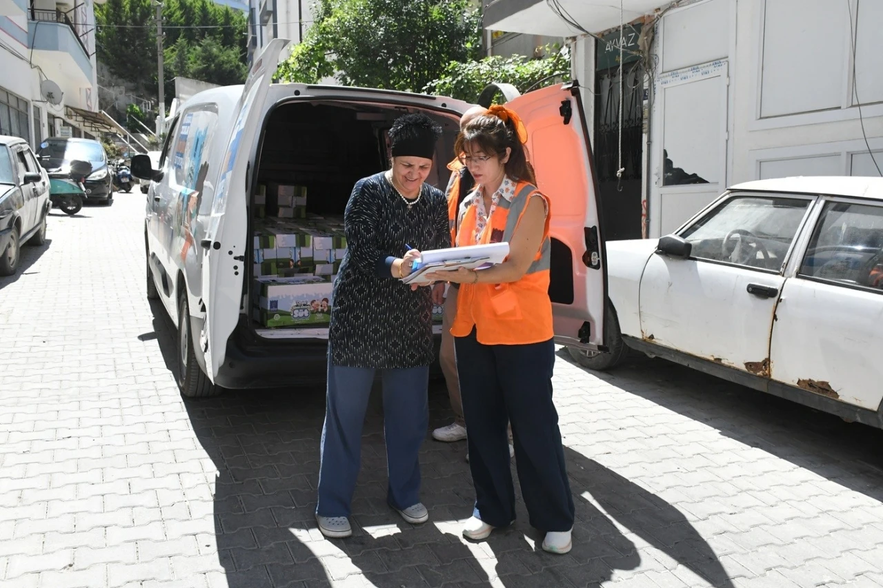 Kuşadası Belediyesi&rsquo;nde s&uuml;t desteği yeniden başladı