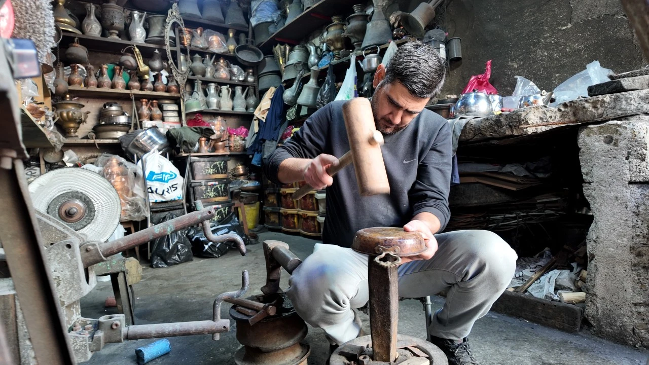 Siirt&rsquo;te Fatih Bakırcı Mesleğini İlk G&uuml;nk&uuml; Aşkla S&uuml;rd&uuml;r&uuml;yor