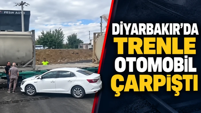 Diyarbakır&rsquo;da hemzemin ge&ccedil;itte tren ile otomobil &ccedil;arpıştı!
