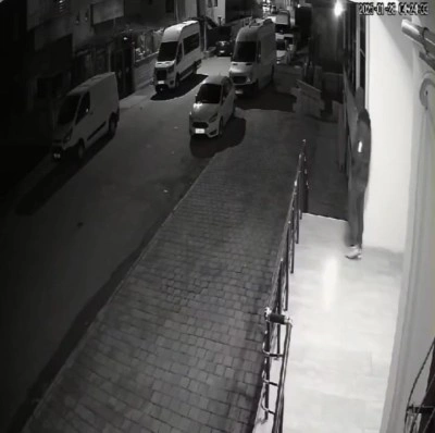 100 bin liralık malzemeyi bisikletle çaldı