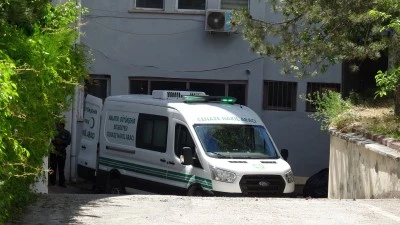18 Yaşındaki Gen&ccedil; Kız Parkta &Ouml;l&uuml; Bulundu