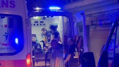 2 otomobil kafa kafa çarpıştı: 6 yaralı