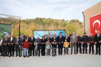 20 milyon liraya mal olan spor kompleksi t&ouml;renle a&ccedil;ıldı