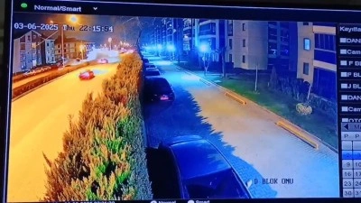 3 aracın karıştığı zincirleme kaza kamerada: 2 yaralı