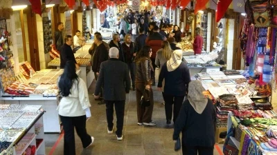 300 yıllık Zincirli Bedesten turistlerin g&ouml;zdesi