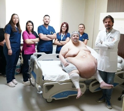 Sedye ile geldi yürüyerek çıktı