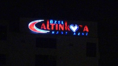 Kadın mide ameliyatı sonrası öldü aile hastaneyi talan etti