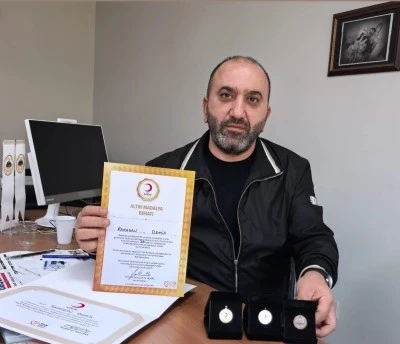 37 Kez Kan Bağışladı Altın Madalyayla Onurlandırıldı