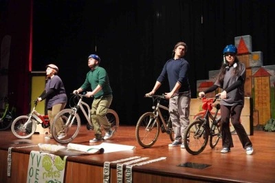 4 bin &ccedil;ocuğa ulaşacak "İki Teker Bir R&uuml;ya" oyunu sahneleniyor