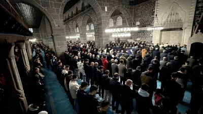 5. Harem-i Şerif&rsquo;i de bayram namazı kılındı
