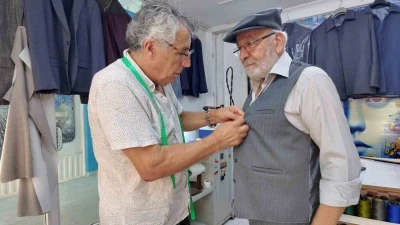 54 yıllık terzi Coşgun, &rsquo;Y&ouml;r&uuml;k K&uuml;lt&uuml;r&uuml;&rsquo;n&uuml; iğne iplikle yaşatıyor