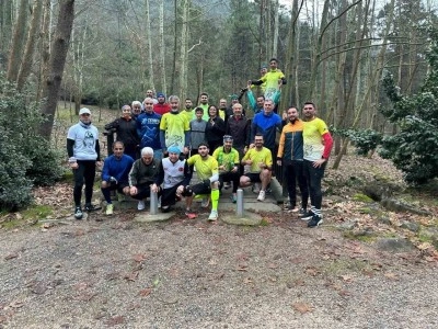 78 yaşındaki sporcu, 15 kilometrelik parkuru 1 saat 40 dakikada tamamladı