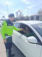 8 Mart Dünya Kadınlar Günü’nde jandarmadan kadınlara jest