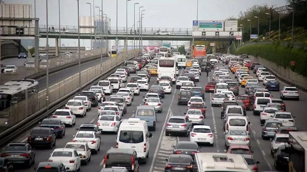 9 G&uuml;nl&uuml;k Bayram Tatili Trafiği Başladı