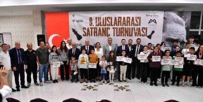 &lsquo;9. Uluslararası Satran&ccedil; Turnuvası&rsquo;nda &ouml;d&uuml;ller sahiplerini buldu