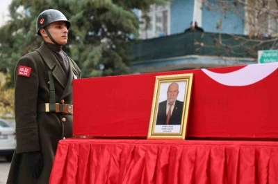 95 yaşındaki Kore gazisi d&uuml;zenlenen t&ouml;renle son yolculuğuna uğurlandı